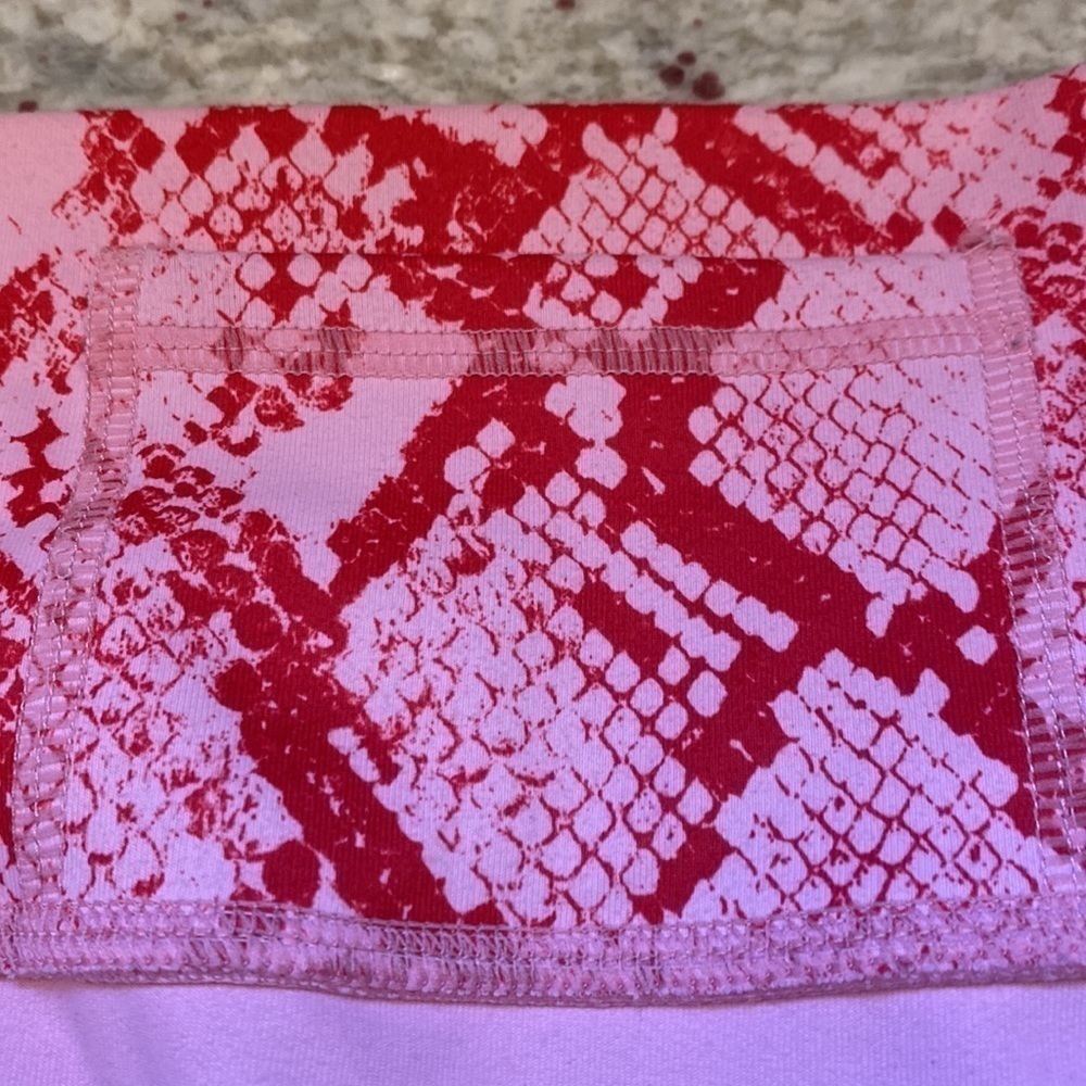 FABLETICS Define Powerhouse High-Waisted Capri Size XS Persimmon Python Pink - Picture 14 of 16